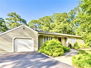 95 Mail Rd, Exeter, RI 02822