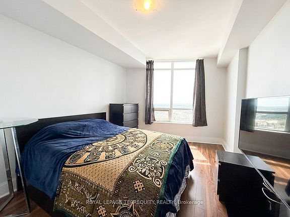 4th image of 330 Burnhamthorpe Rd W #2810