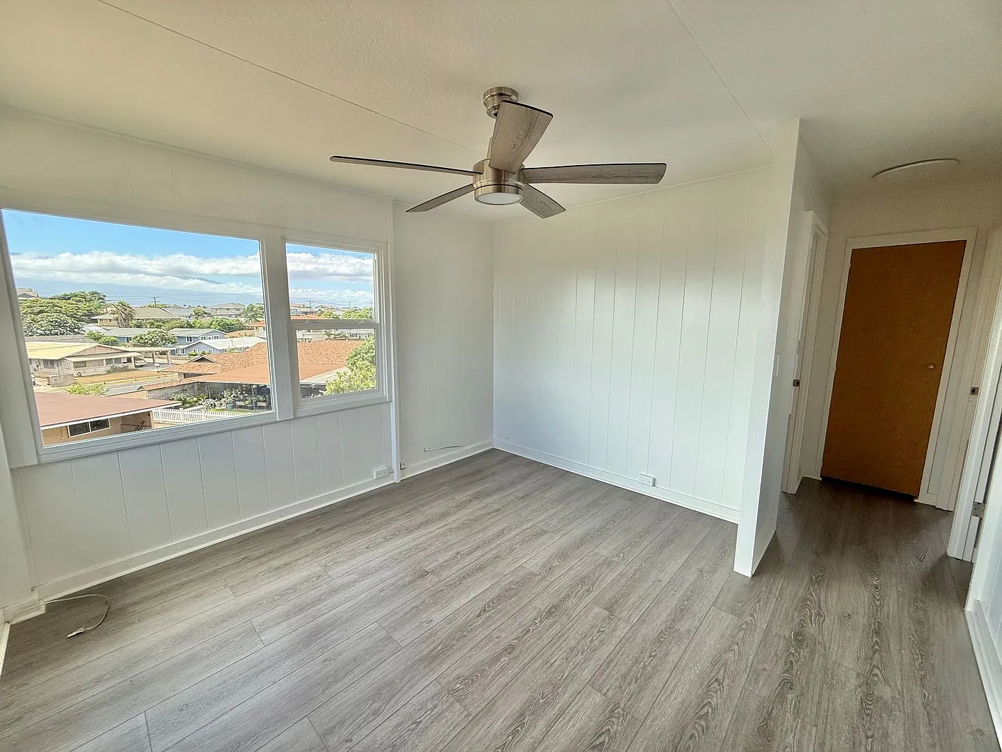 Newly Renovated 2 Bedroom / 1 Bathroom Cottage in Kahului! — Photo 3