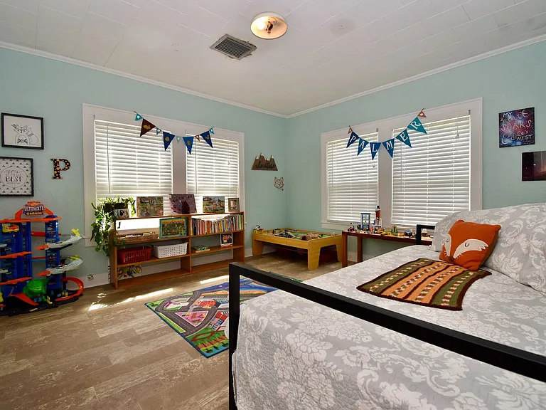 708 Tech Dr — Photo 19