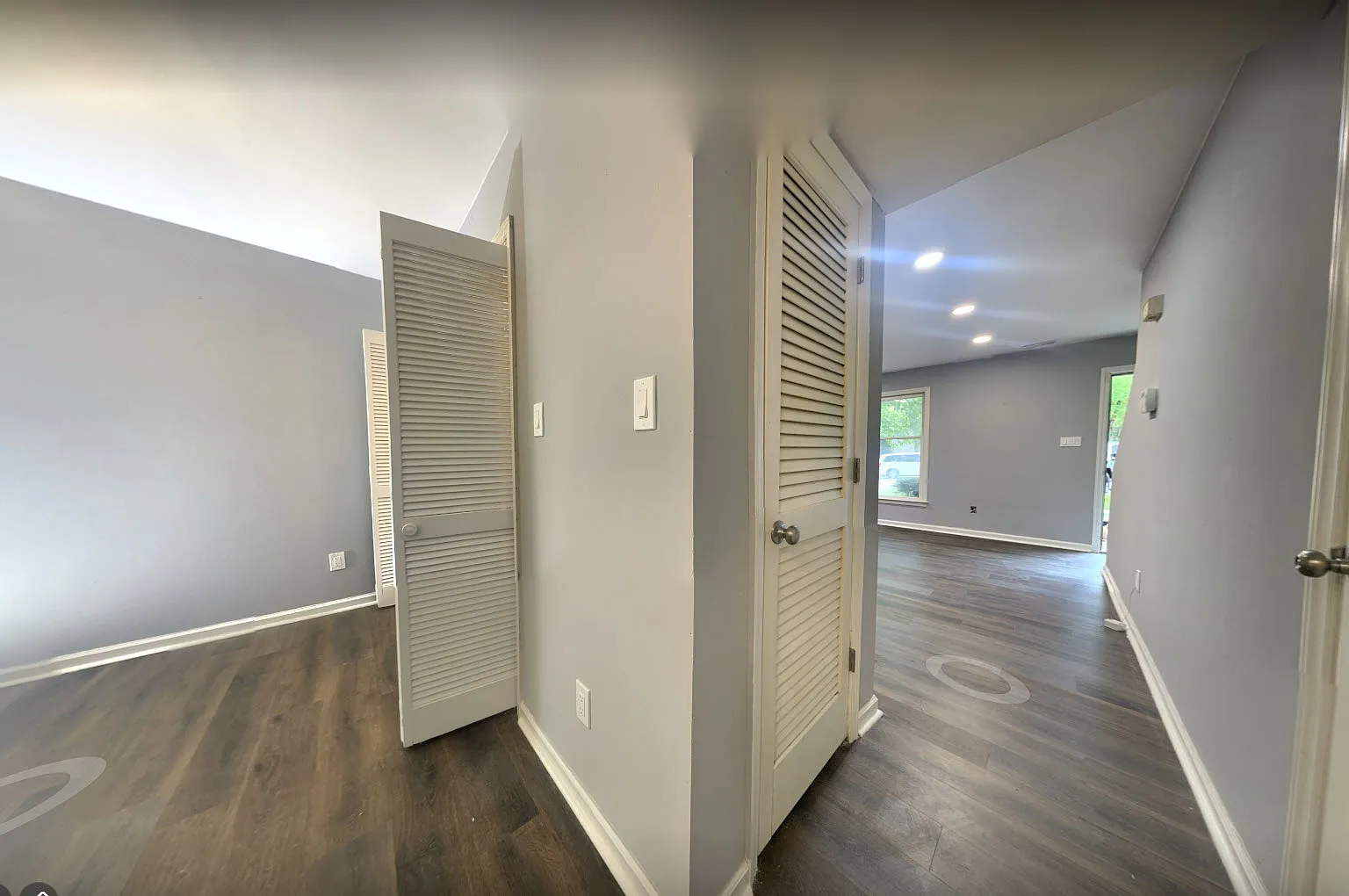 2 bed, 1.5 bath, 1055 sqft, $1,385 — Photo 4