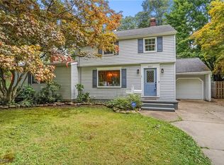 1057 W Riddle Ave, Ravenna, OH 44266