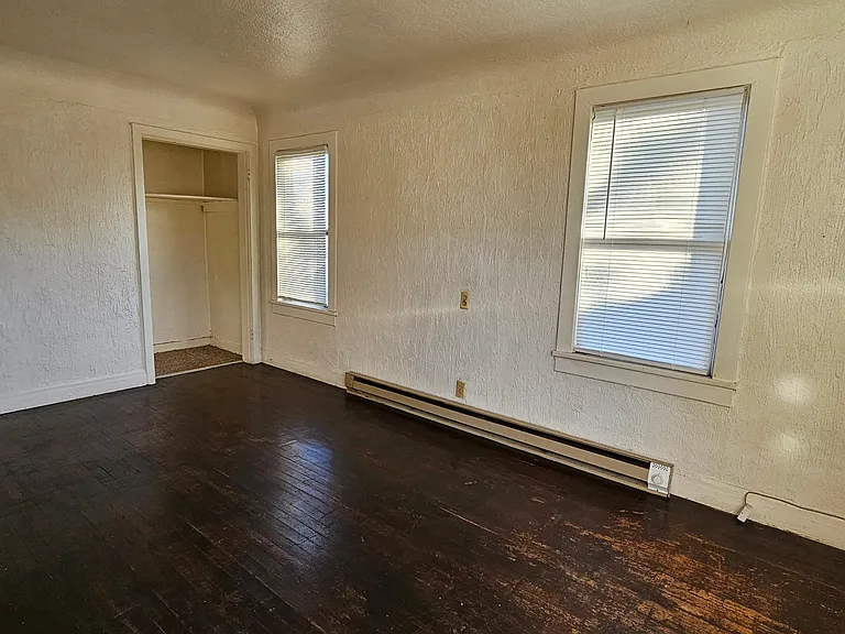 110 7th St #5 — Photo 2