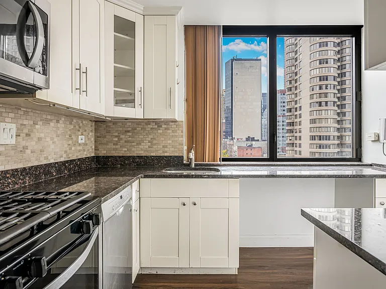 630 1st Ave #10M — Photo 7