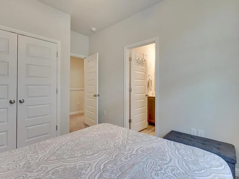 7702 Dylan Dr — Photo 18