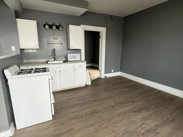 316 S Monroe St — Photo 6