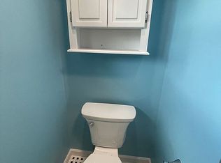 606 Apple Blossom Rd, Easton, PA 18040
