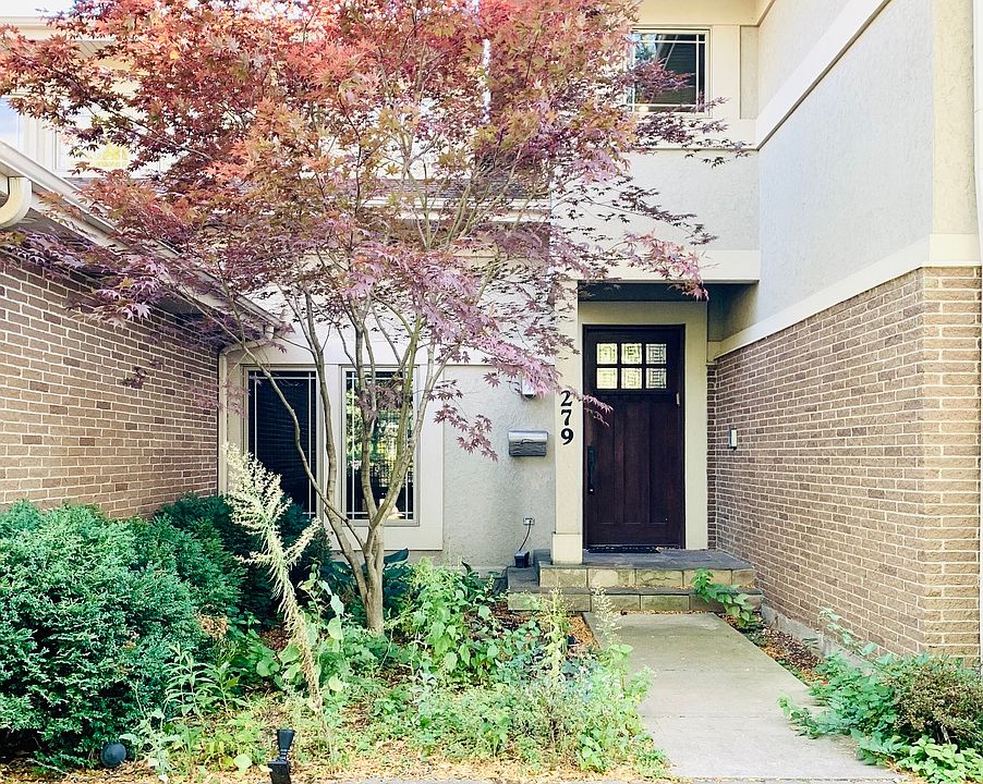 2nd image of 279 Aspen Ln