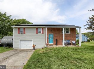 3 Pavilion Ln, Selinsgrove, PA 17870