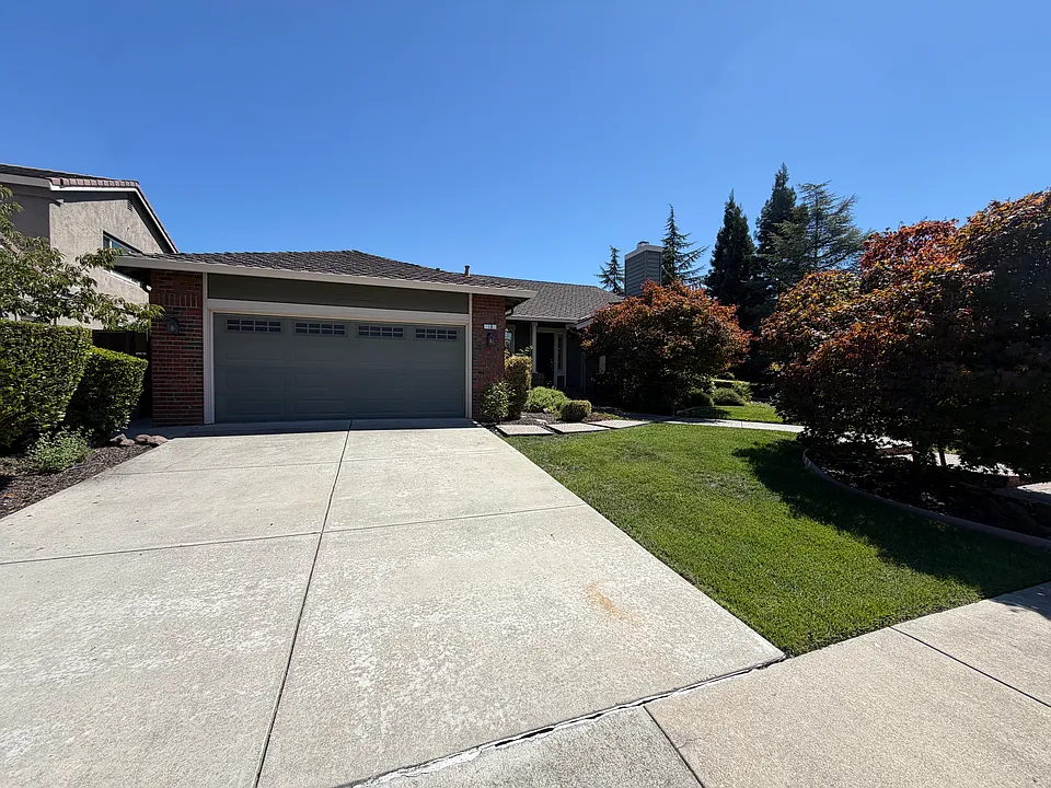 10 Shady Oak Ct