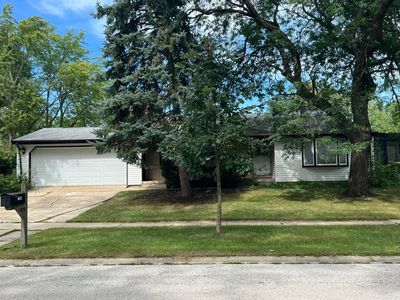 852 Beechwood Rd, Buffalo Grove, IL, 60089