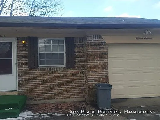 1314 N Greenbrook Dr photo 1