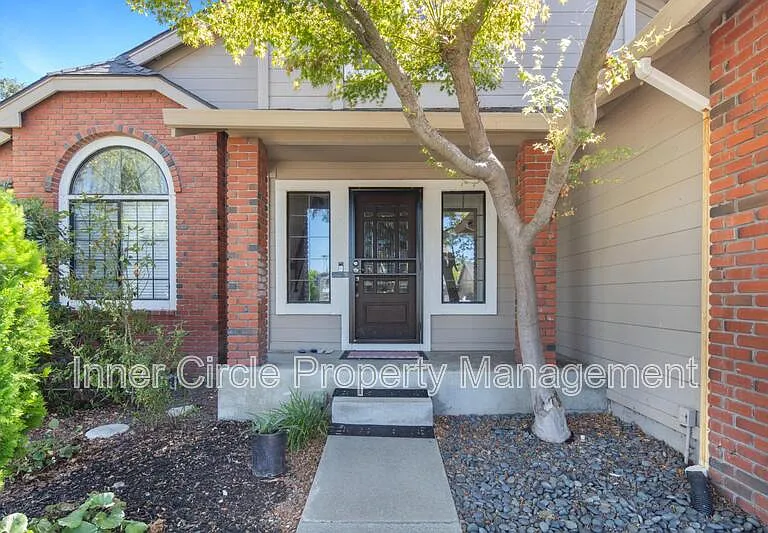 512 Bluerock Dr — Photo 3