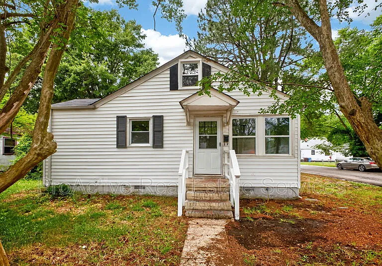 900 Partridge Ave — Photo 2