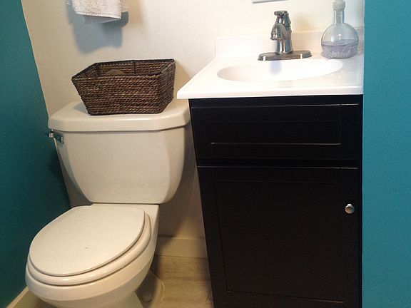 1/2 Bath