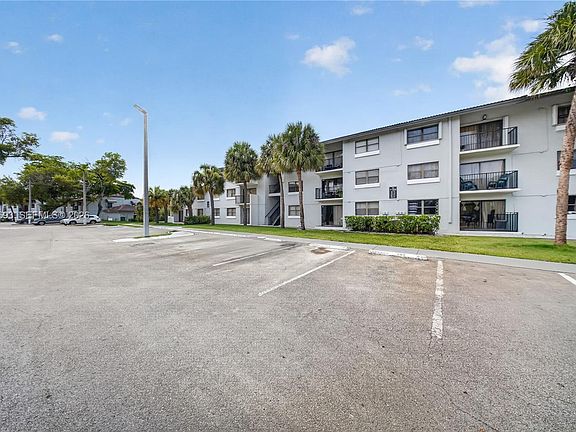 4th image of 7195 NW 179th St APT 109
