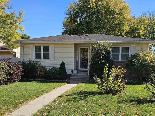 3503 Linden Dr, Kearney, NE 68847