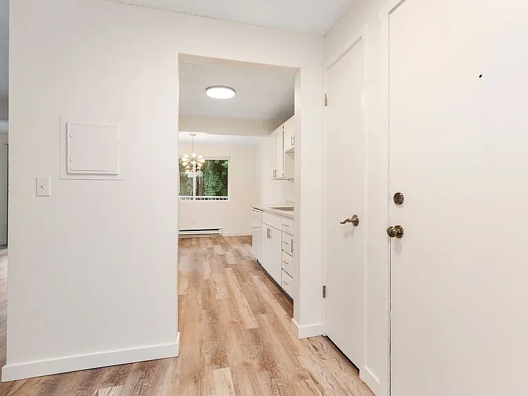 Willowbrook Apartments — Photo 30