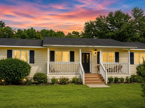244 W Pine St, Summerville, SC 29485