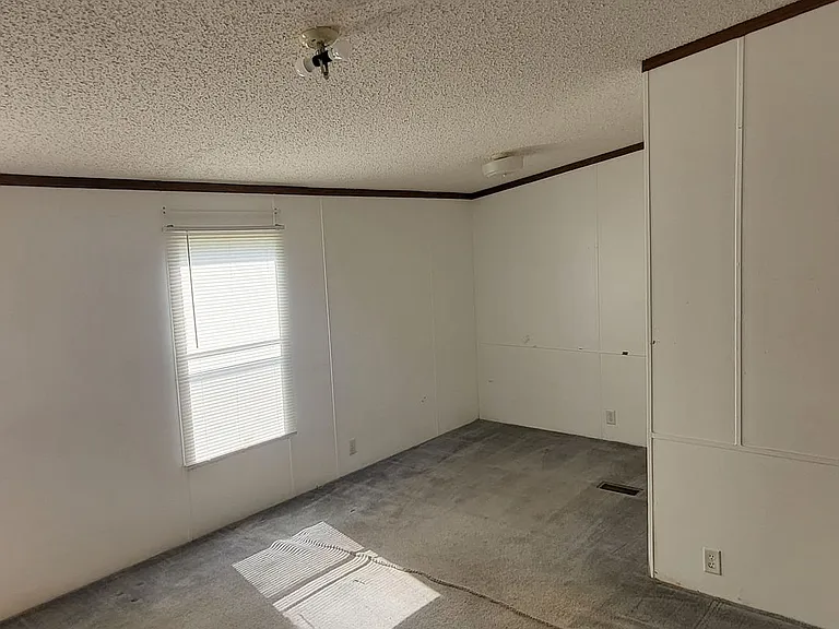 710 Blue Bird Dr — Photo 6