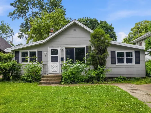 7139 W Saint Paul AVENUE, Milwaukee, WI 53213