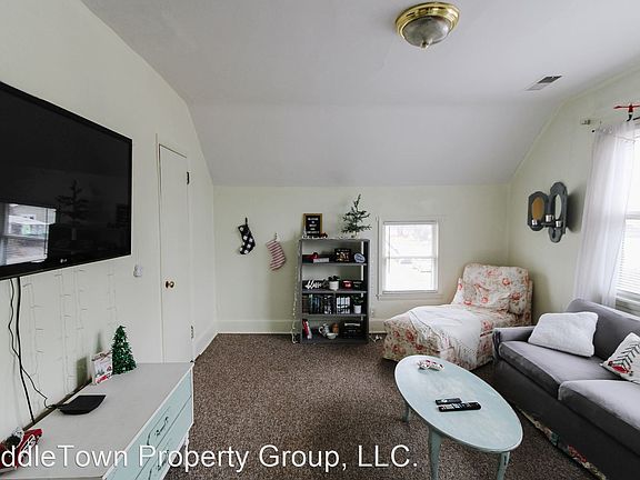3rd image of 315 S McKinley Ave #10590255