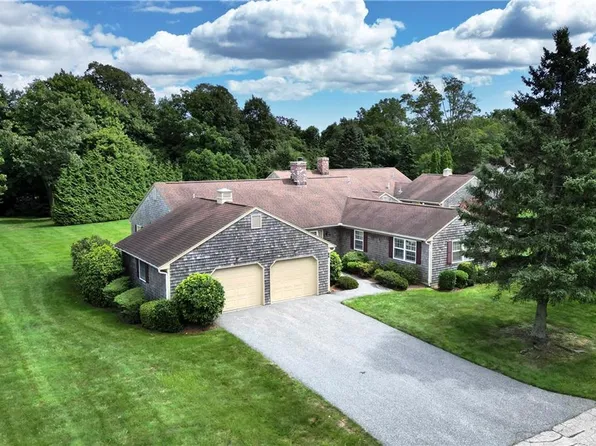 84 Belmont Dr #84, Portsmouth, RI 02871