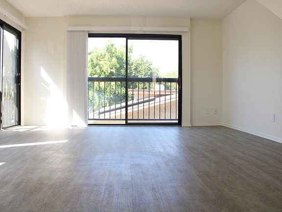 4th image of 463 W Wilson Ave #1