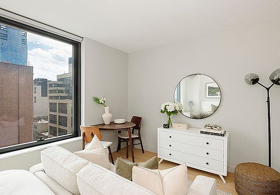 3rd image of 311 11th Ave APT 809
