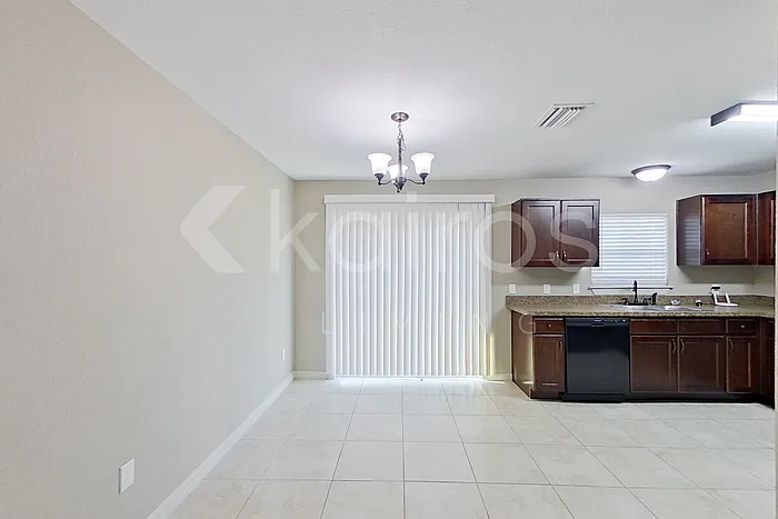 3 bed, 2.0 bath, 1311 sqft, $1,675 — Photo 4