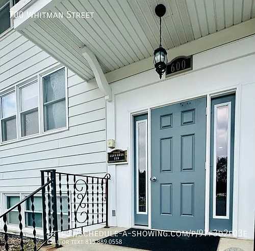 700 Whitman St Photo 1