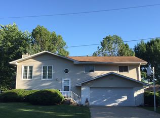 403 W 2nd St, Atkinson, IL 61235