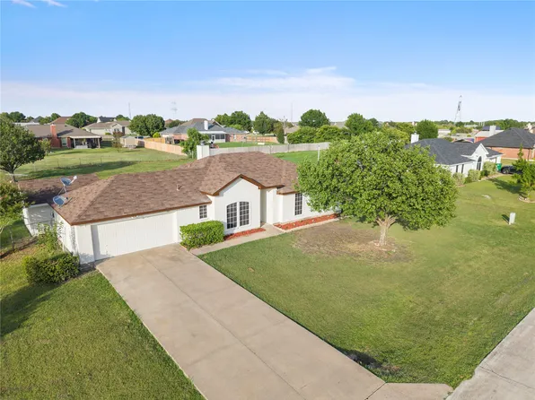 105 Dustin Dr, Fate, TX 75189