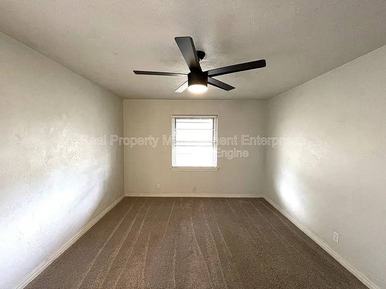 2225 NW 50th St — Photo 9