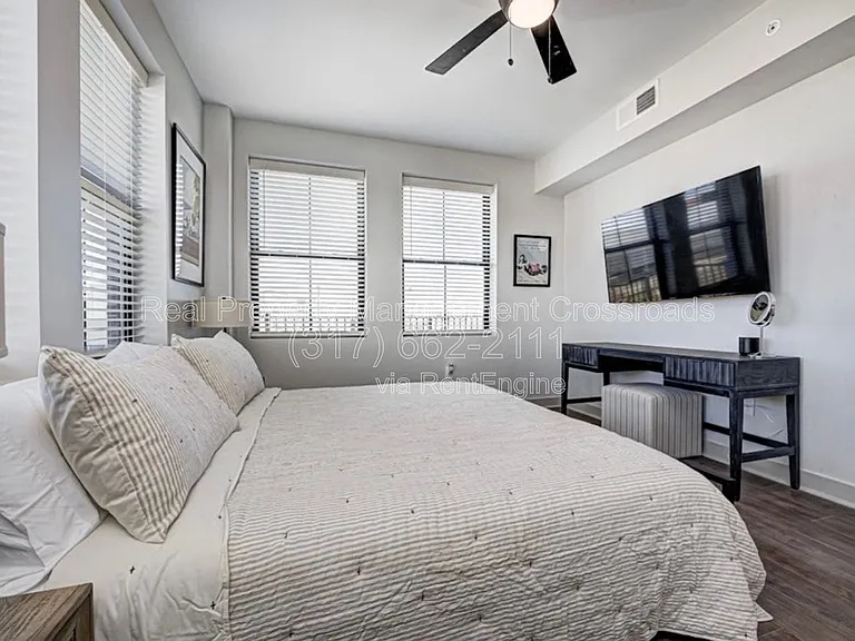 1302 N Main St #209 — Photo 15