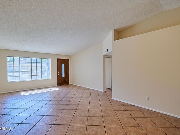 3rd image of 1516 E FREMONT Road