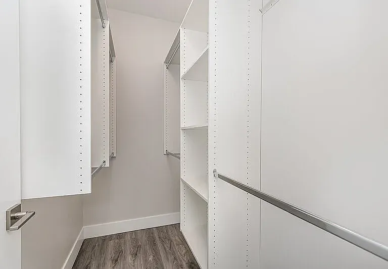 17XX Harbor Ave SW #400 — Photo 5