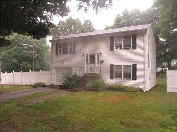 2 Shaw Ave, Johnston, RI 02919