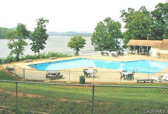 4th image of 128-132 156 Hedgeline Dr #356-354-355