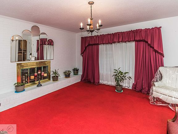 3rd image of 606 Longleaf Ave