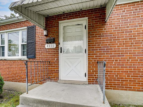3rd image of 4111 Larchview Dr