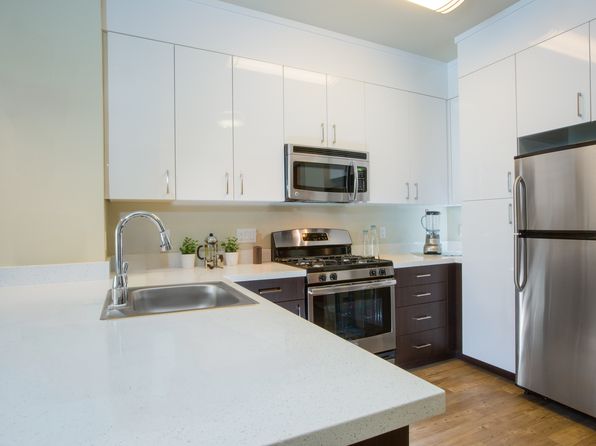 651 Addison St APT 209