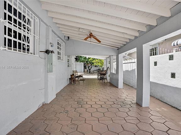 5th image of 2450 NW 32nd St