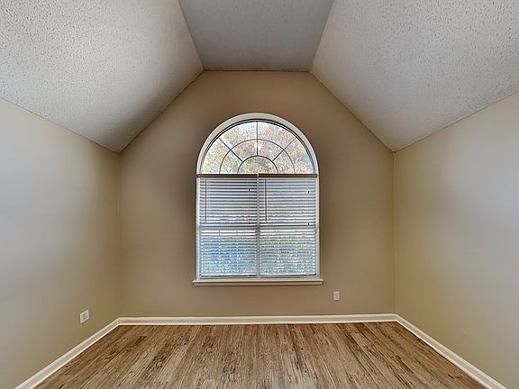 4th image of 258 Baywood Way