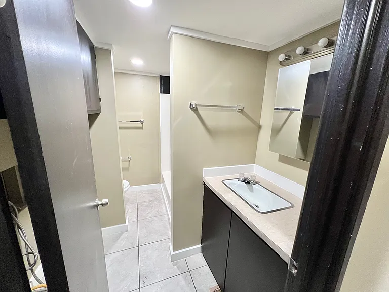 381 E Kensington Ave #B — Photo 15
