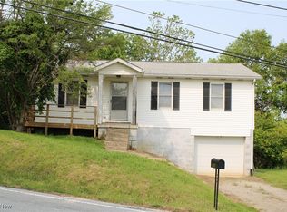 67477 Willow Grove Rd, Saint Clairsville, OH 43950