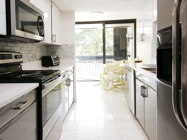2450 Presidential Way #208 — Photo 20