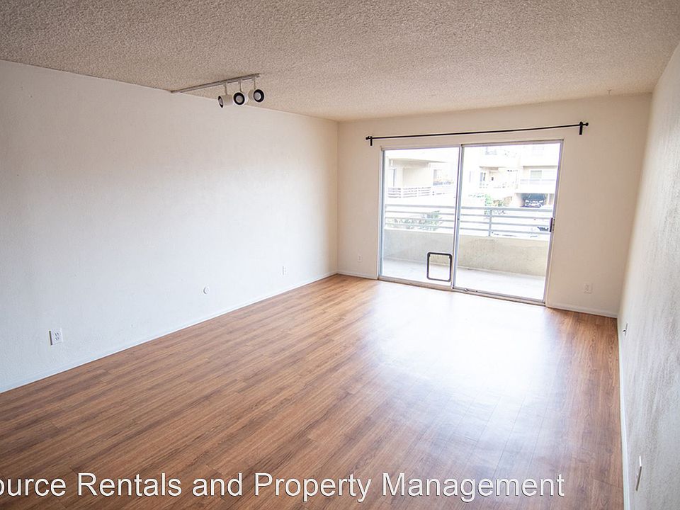 1st image of 1645 Emerald St APT 1I