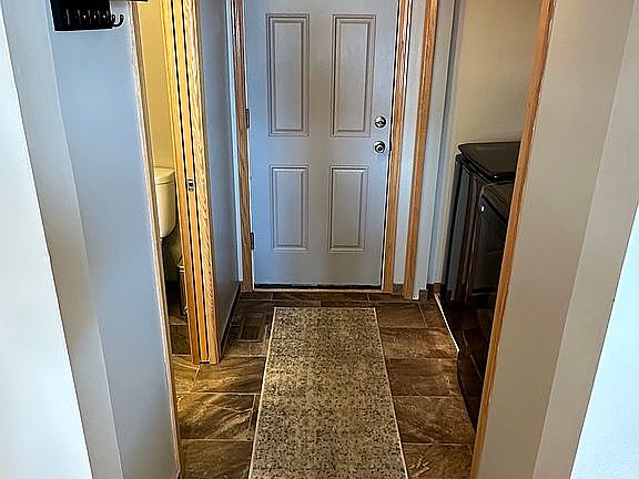 3rd image of 10333 Kittredge Pkwy NE