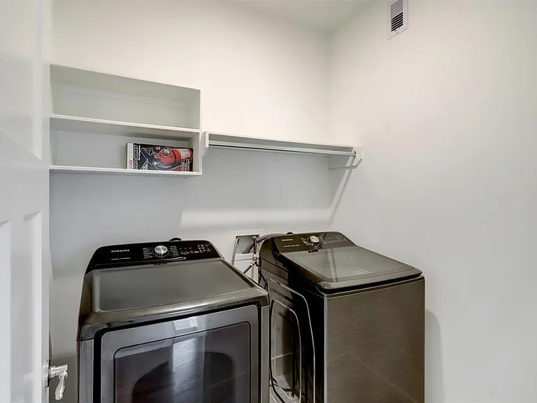 317 Telephone Rd — Photo 23